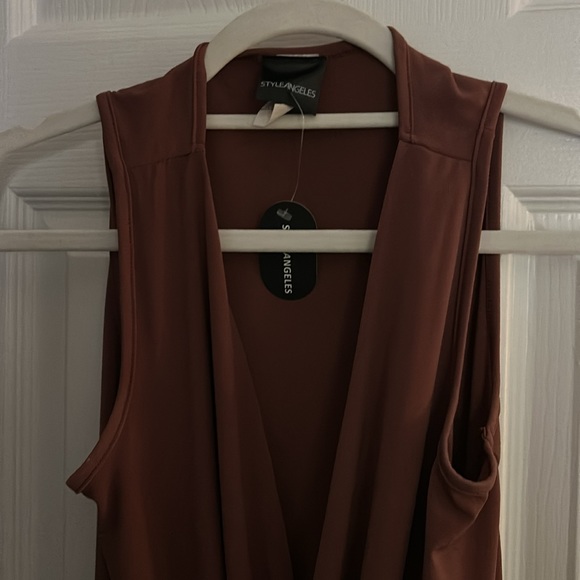 Top - Picture 2 of 2